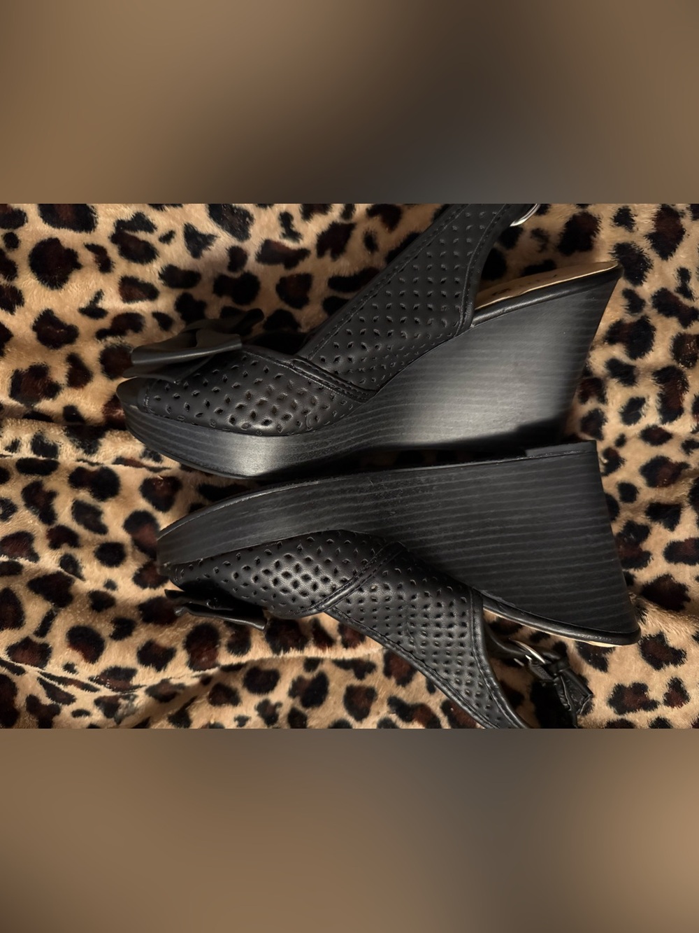 New Apt. 9 size 7 medium black wedge heels